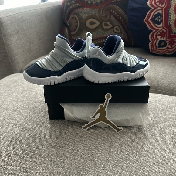 Jordan 11 Retro Little Flex (TD)/Size 7C/Color Grey Mist/White-Midnight Navy - Picture 8 of 8